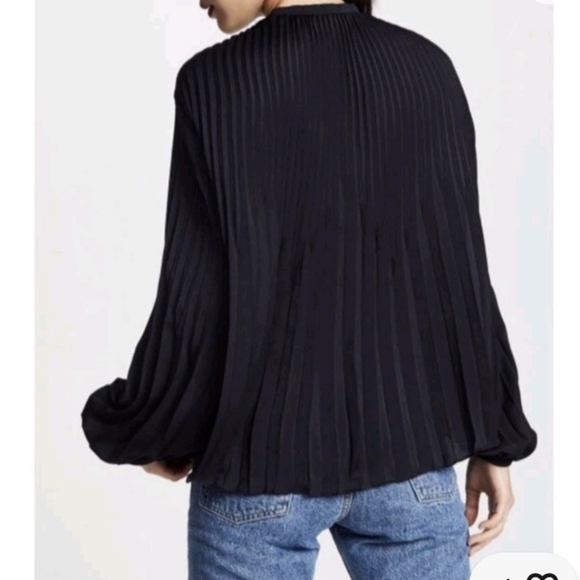 Vince Black Pleated Top Size M - Picture 11 of 11